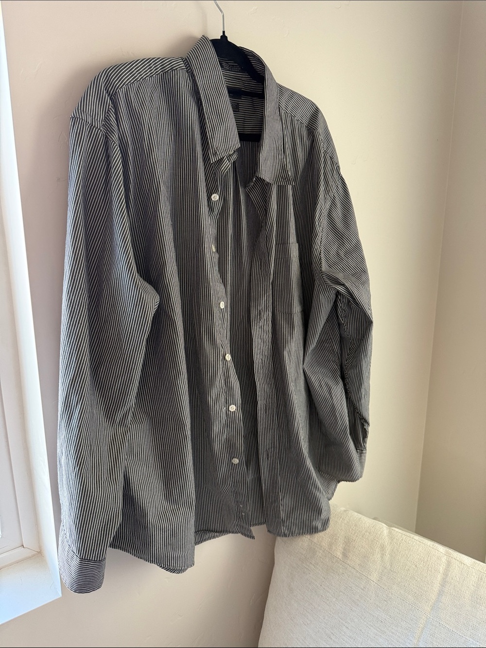 Arrow Men's Gray and White Striped Button-Down Shirt 2XL